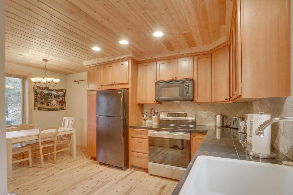 River Breeze Chalet - Meredith Lodging